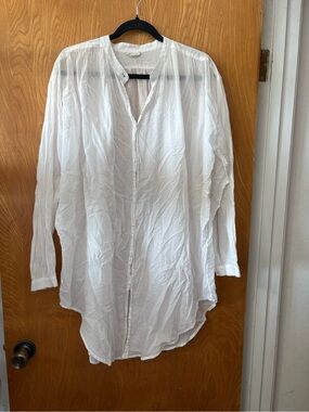 Skin Lightweight sheer White Button-Front Shirt blouse Size 1 Medium